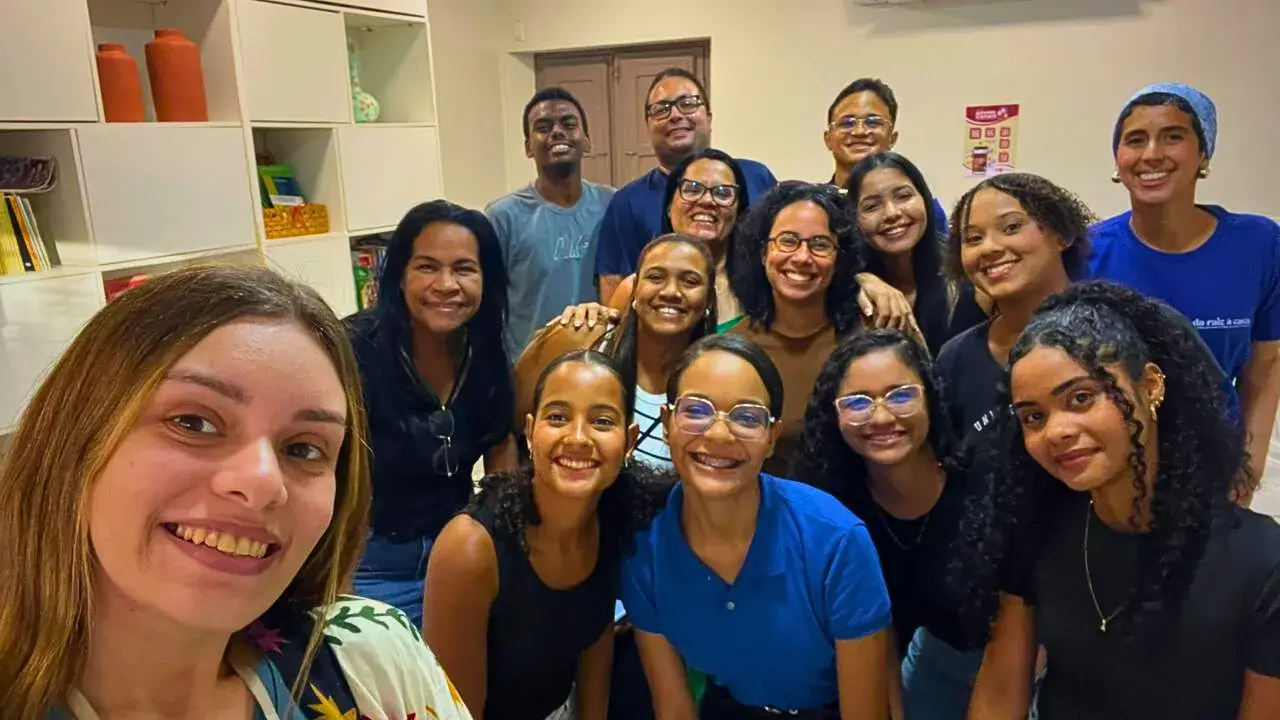Equipe realizando atendimentos nutricionais individuais.